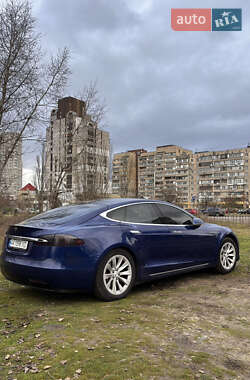 Лифтбек Tesla Model S 2016 в Киеве
