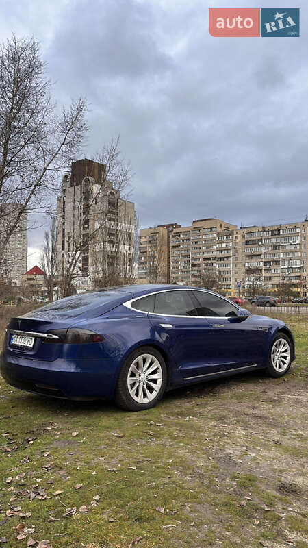 Лифтбек Tesla Model S 2016 в Киеве