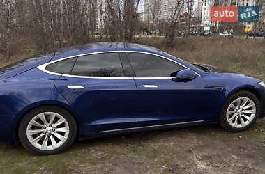 Лифтбек Tesla Model S 2016 в Киеве