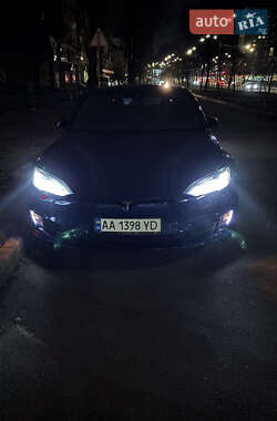 Лифтбек Tesla Model S 2016 в Киеве