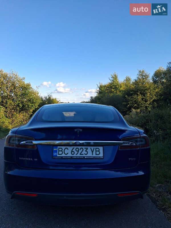 Лифтбек Tesla Model S 2015 в Стрые