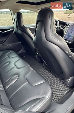 Лифтбек Tesla Model S 2016 в Киеве