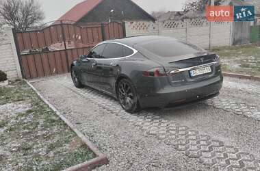 Лифтбек Tesla Model S 2018 в Павлограде