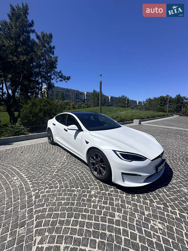 Лифтбек Tesla Model S 2023 в Киеве