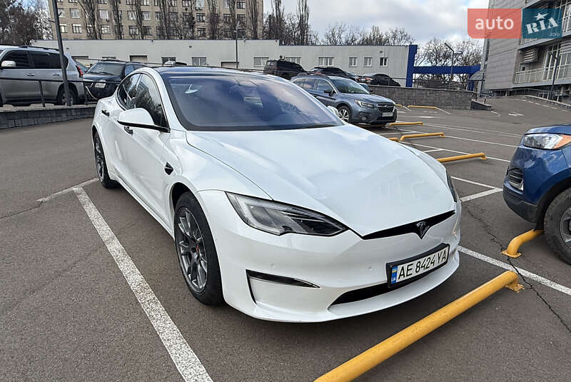 Лифтбек Tesla Model S 2023 в Киеве
