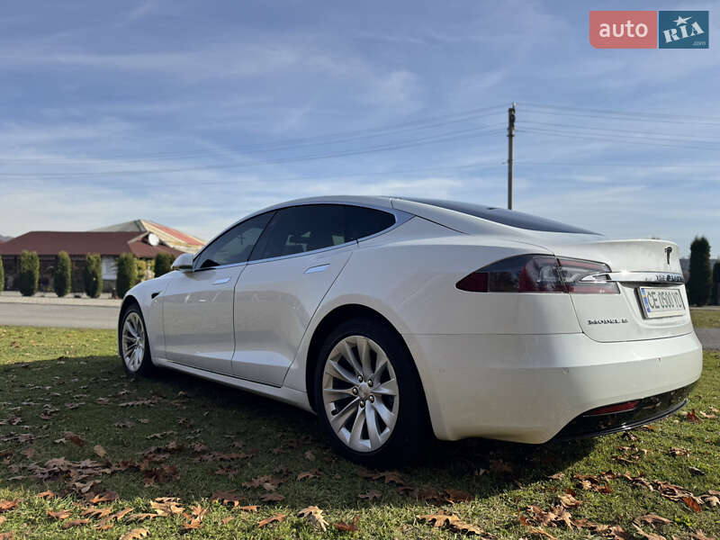 Ліфтбек Tesla Model S 2018 в Чернівцях