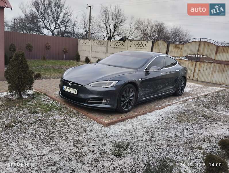 Ліфтбек Tesla Model S 2018 в Павлограді фото 4 Ліфтбек Tesla Model S 2018 в Павлограді
