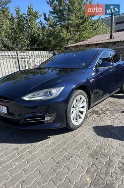 Лифтбек Tesla Model S 2015 в Львове