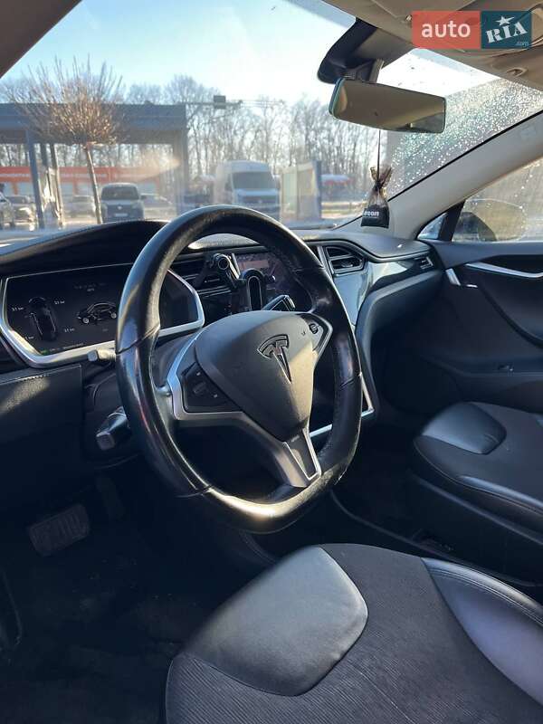 Лифтбек Tesla Model S 2013 в Луцке
