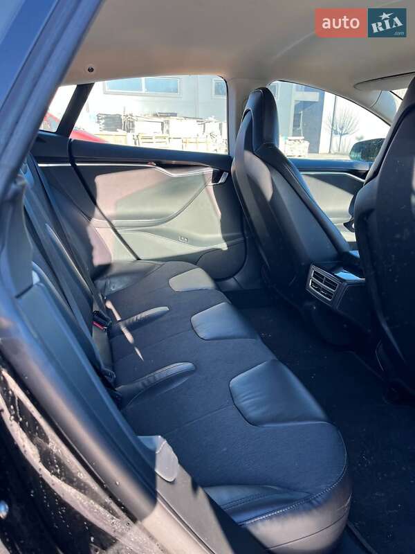 Лифтбек Tesla Model S 2013 в Луцке