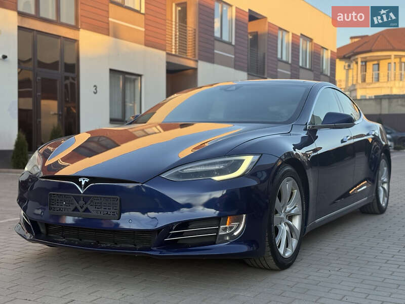 Ліфтбек Tesla Model S 2016 в Одесі