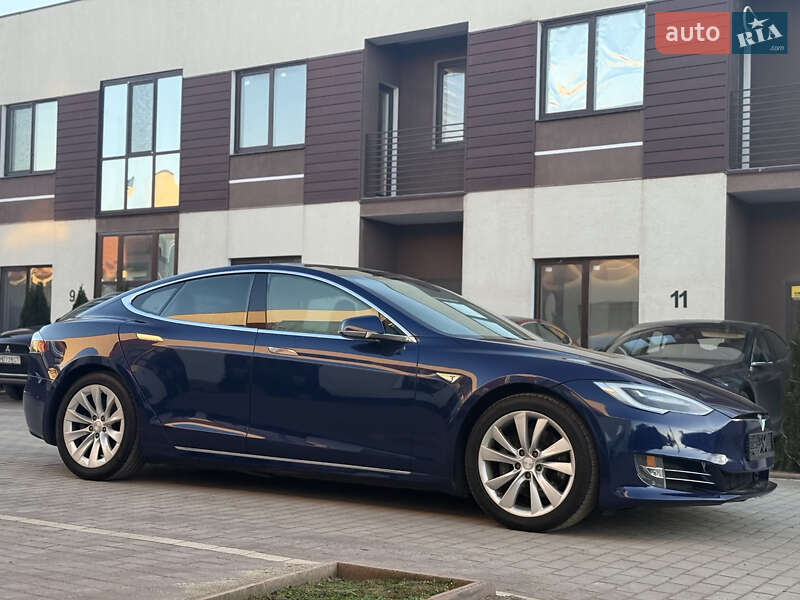 Ліфтбек Tesla Model S 2016 в Одесі