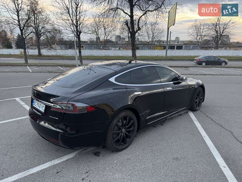 Лифтбек Tesla Model S 2020 в Львове