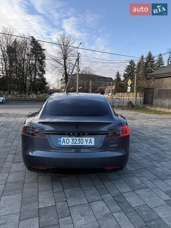Ліфтбек Tesla Model S 2019 в Тячеві