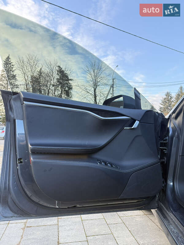 Ліфтбек Tesla Model S 2019 в Тячеві