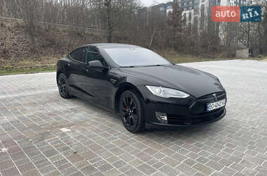 Ліфтбек Tesla Model S 2015 в Тернополі