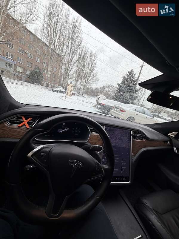 Лифтбек Tesla Model S 2017 в Запорожье