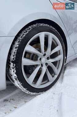 Лифтбек Tesla Model S 2017 в Запорожье