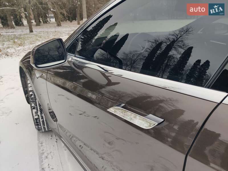 Ліфтбек Tesla Model S 2013 в Ставищі