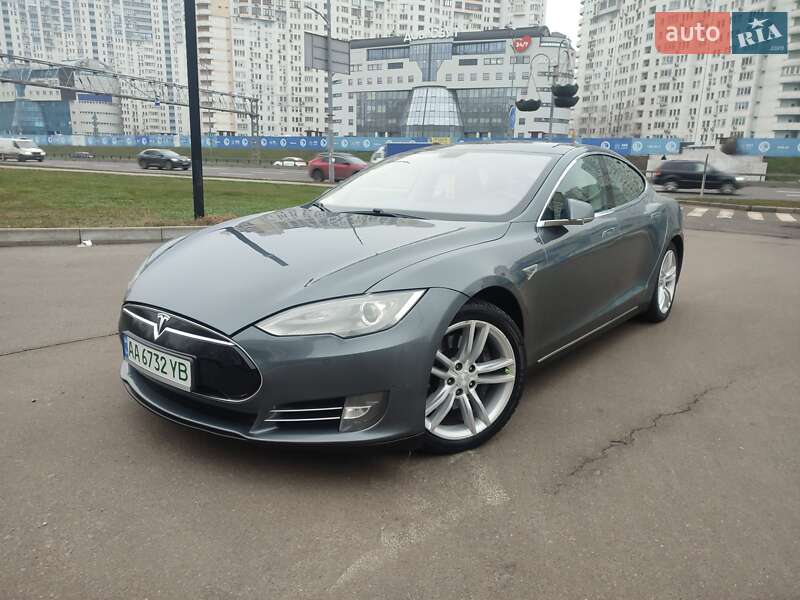 2014 Tesla Model-S, VIN 5YJSA2H12EFP25428:plate — фото 1 (autoria)