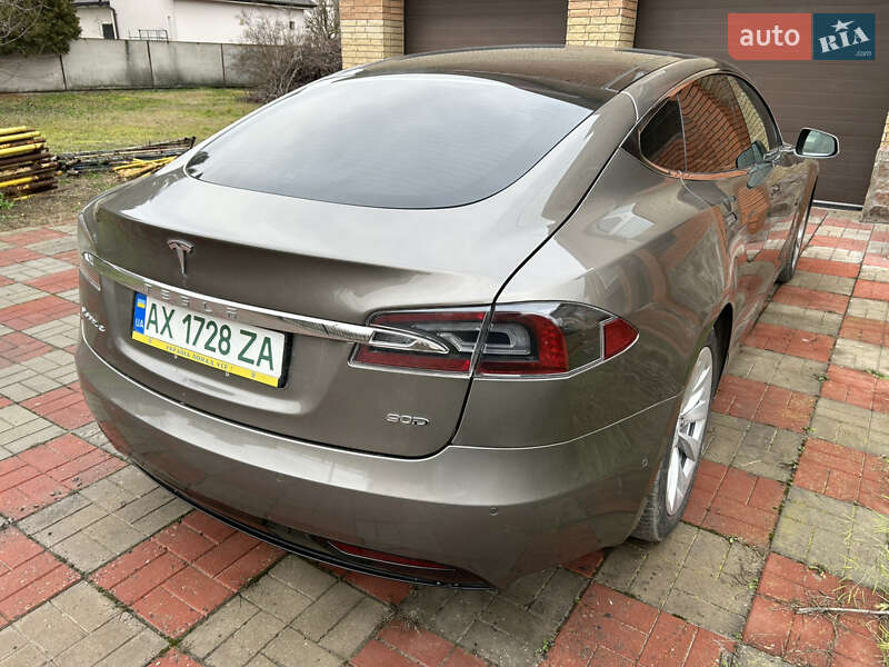 Лифтбек Tesla Model S 2016 в Киеве фото 9 Лифтбек Tesla Model S 2016 в Киеве
