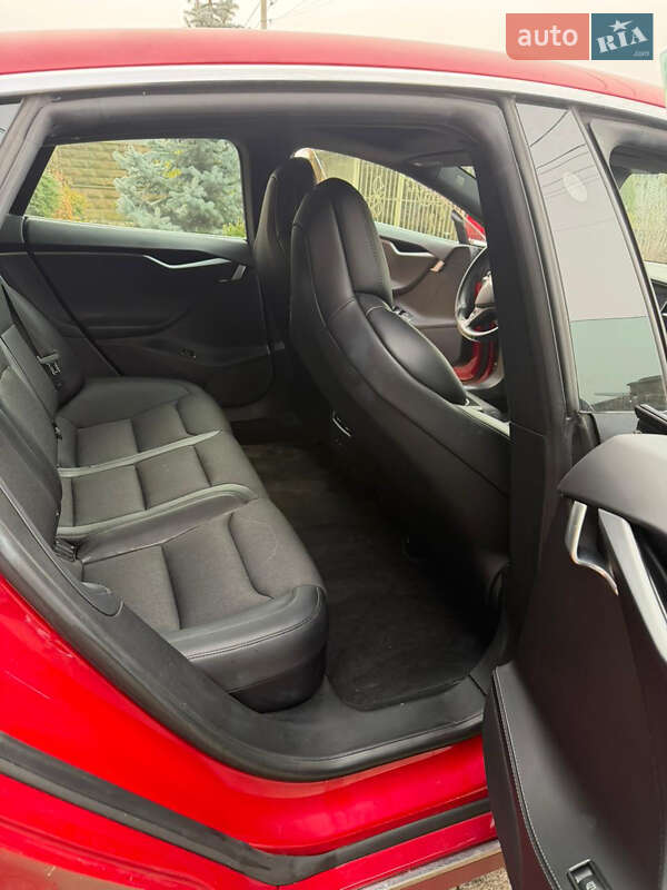 Лифтбек Tesla Model S 2018 в Тернополе