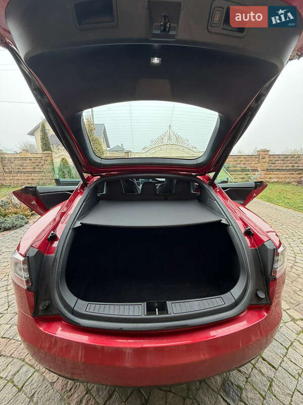 Лифтбек Tesla Model S 2018 в Тернополе