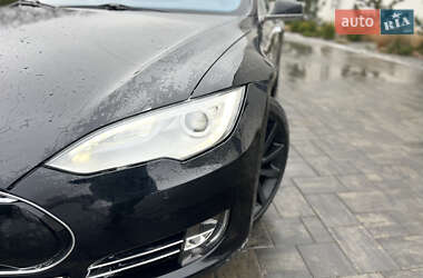 Лифтбек Tesla Model S 2015 в Луцке