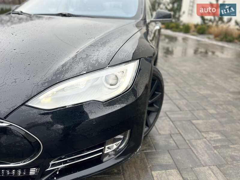 Лифтбек Tesla Model S 2015 в Луцке фото 8 Лифтбек Tesla Model S 2015 в Луцке