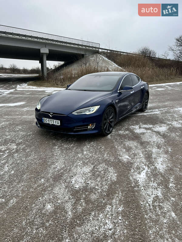 Tesla Model S 2016