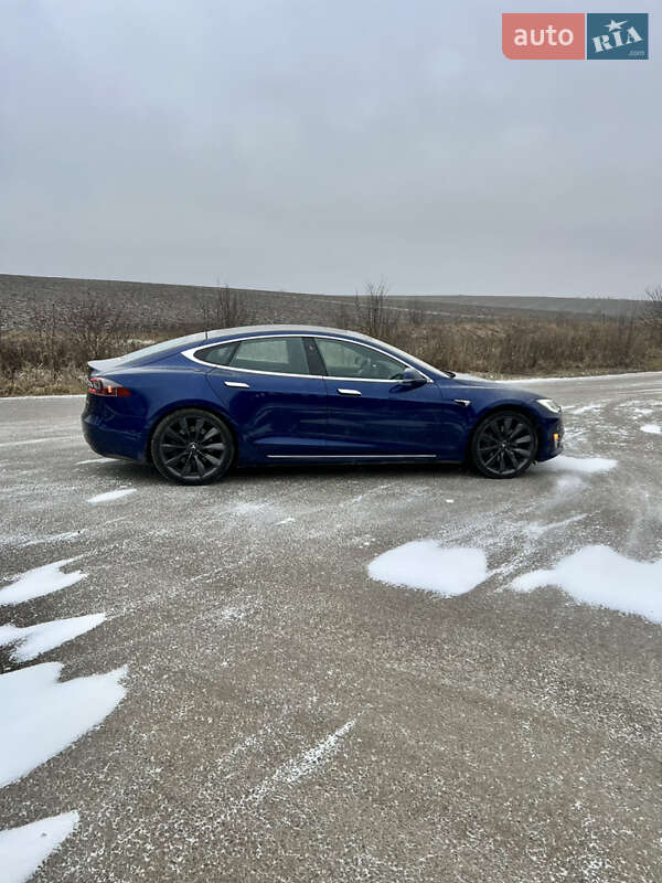 Лифтбек Tesla Model S 2020 в Тернополе