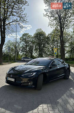 Лифтбек Tesla Model S 2018 в Виннице