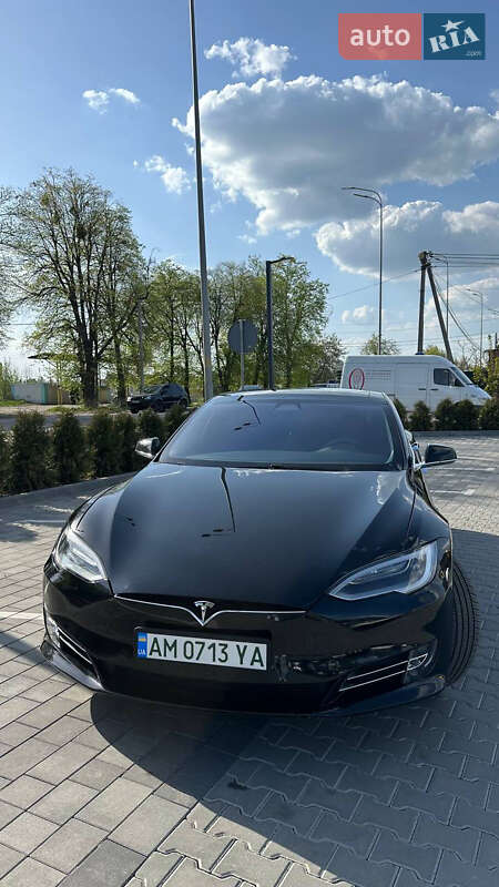 Ліфтбек Tesla Model S 2018 в Вінниці