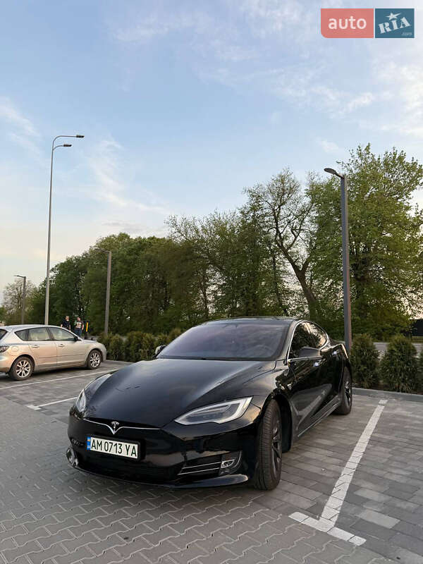 Ліфтбек Tesla Model S 2018 в Вінниці