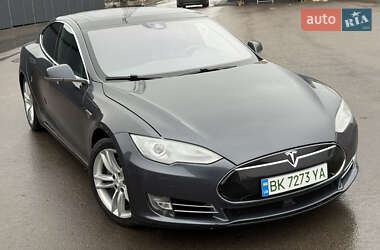 Ліфтбек Tesla Model S 2015 в Рівному