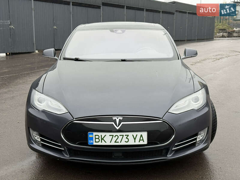 Лифтбек Tesla Model S 2015 в Ровно фото 3 Лифтбек Tesla Model S 2015 в Ровно