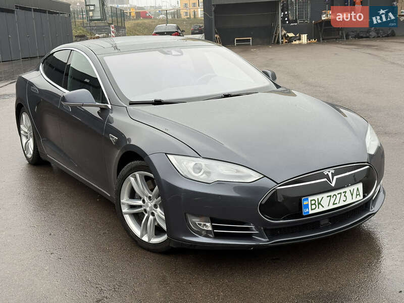 Лифтбек Tesla Model S 2015 в Ровно фото 4 Лифтбек Tesla Model S 2015 в Ровно