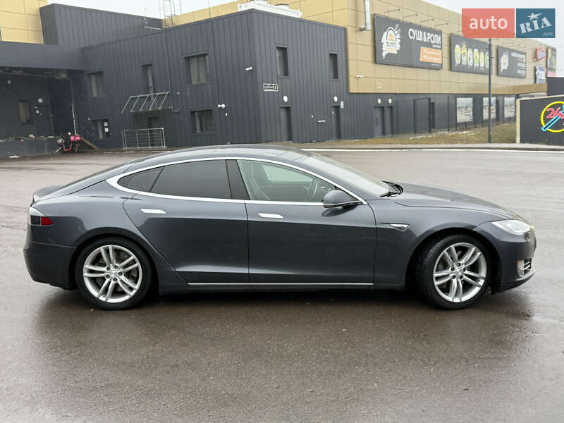 Лифтбек Tesla Model S 2015 в Ровно фото 5 Лифтбек Tesla Model S 2015 в Ровно