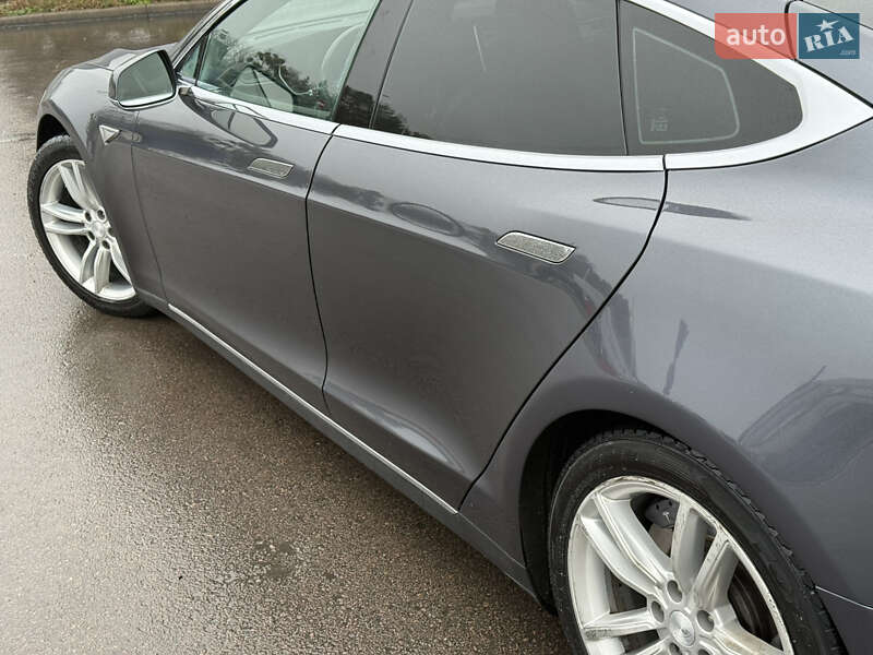 Лифтбек Tesla Model S 2015 в Ровно фото 9 Лифтбек Tesla Model S 2015 в Ровно