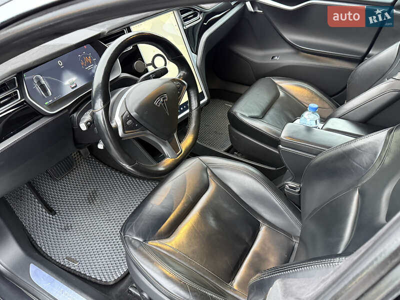 Лифтбек Tesla Model S 2015 в Ровно фото 11 Лифтбек Tesla Model S 2015 в Ровно