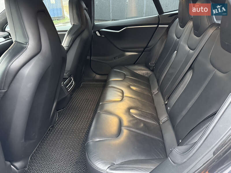 Лифтбек Tesla Model S 2015 в Ровно фото 13 Лифтбек Tesla Model S 2015 в Ровно