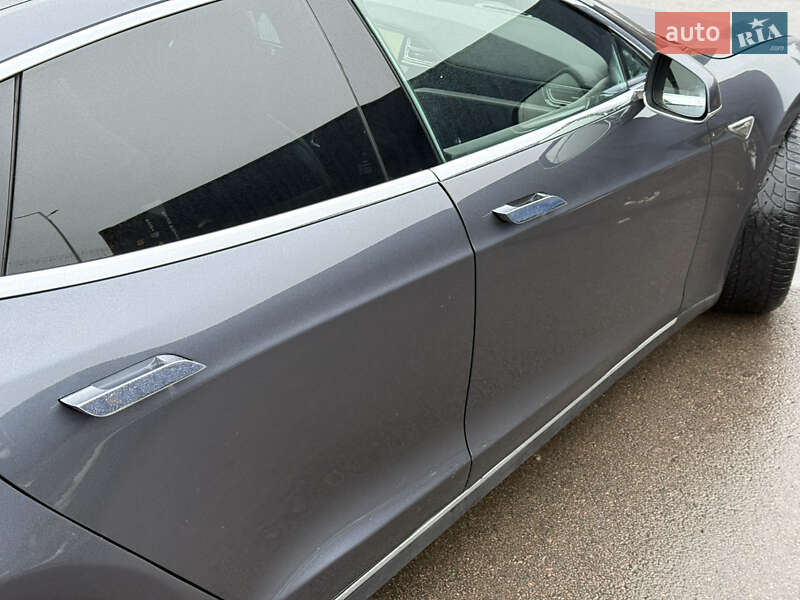 Лифтбек Tesla Model S 2015 в Ровно фото 17 Лифтбек Tesla Model S 2015 в Ровно