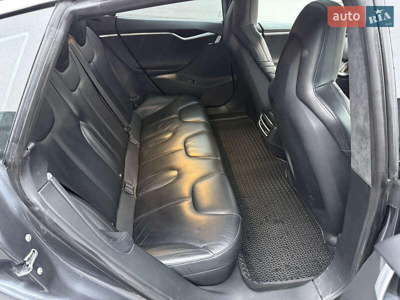 Лифтбек Tesla Model S 2015 в Ровно фото 21 Лифтбек Tesla Model S 2015 в Ровно