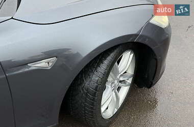 Лифтбек Tesla Model S 2015 в Ровно