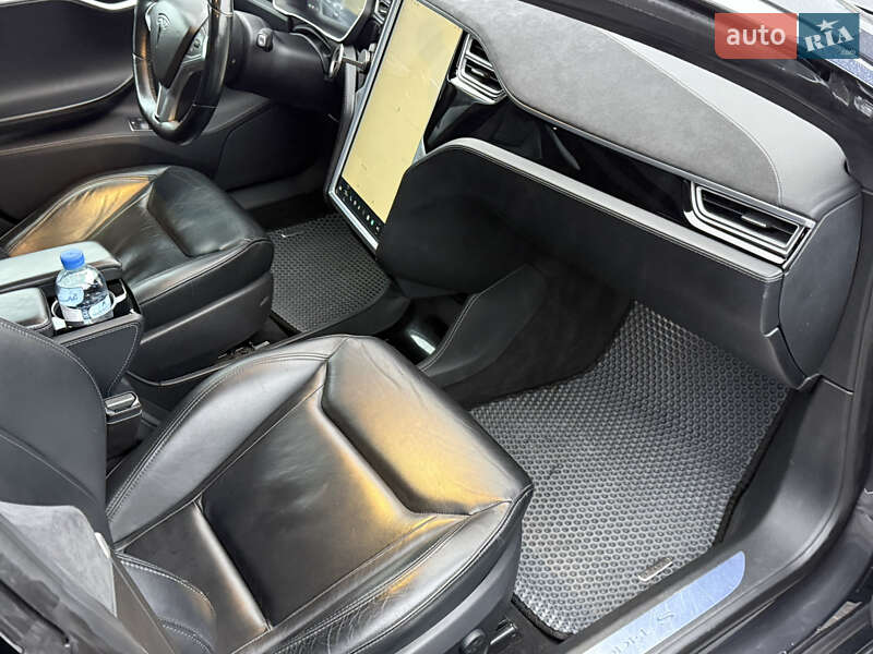 Лифтбек Tesla Model S 2015 в Ровно фото 19 Лифтбек Tesla Model S 2015 в Ровно