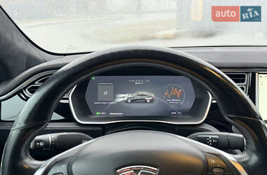 Лифтбек Tesla Model S 2015 в Ровно