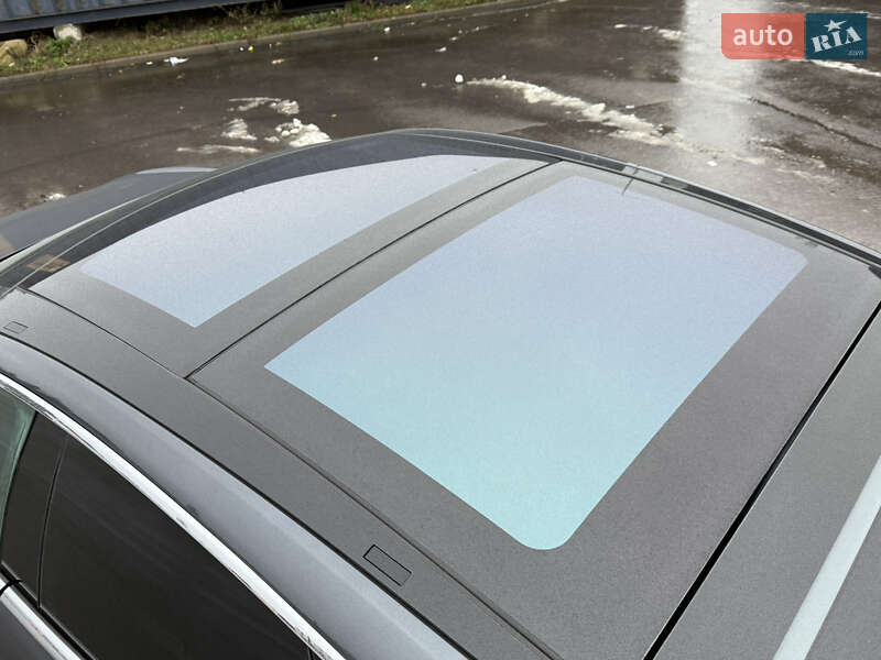 Лифтбек Tesla Model S 2015 в Ровно