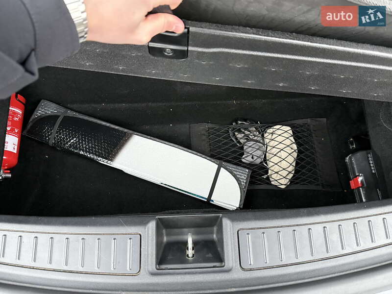 Лифтбек Tesla Model S 2015 в Ровно фото 16 Лифтбек Tesla Model S 2015 в Ровно