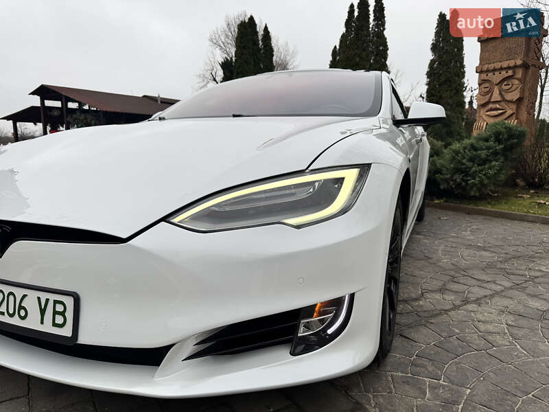 Лифтбек Tesla Model S 2020 в Днепре