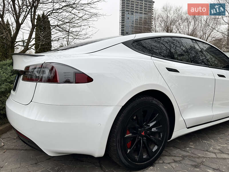Лифтбек Tesla Model S 2020 в Днепре